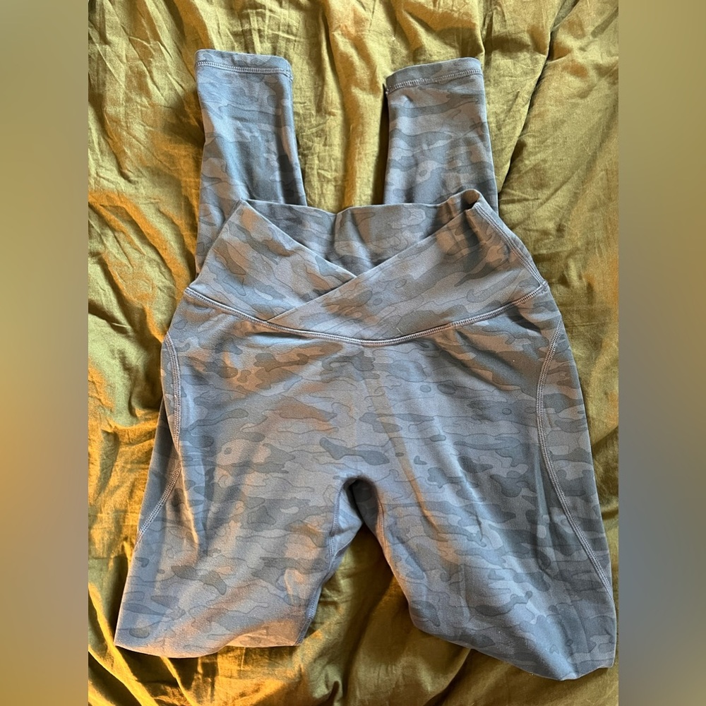 Alphaalete Crossover Leggings